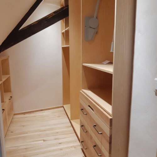 Dressing sur mesure réalisée en sous-pente
