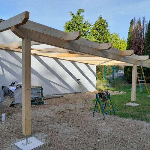 Carport ouvert structure bois et couverture tôles grises