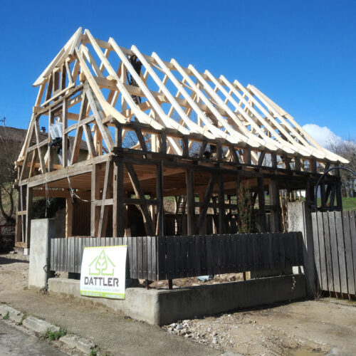 Construction d'une maison traditionnelle alsacienne dans le Sundgau, en colombages avec Dattler