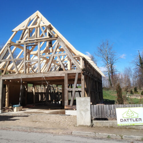 Construction d'une maison traditionnelle alsacienne dans le Sundgau, en colombages avec Dattler
