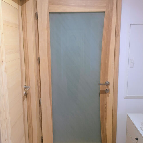 Porte intérieure sur mesure en frêne