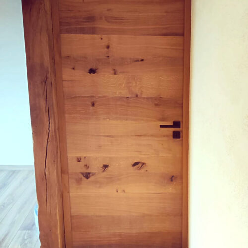 Porte intérieure bois massif rustique pleine