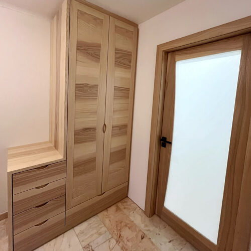 Placard entrée sur mesure en bois