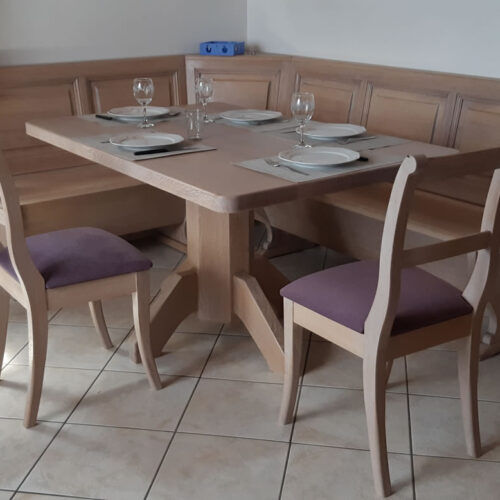 Meubles de cuisine: banc et table