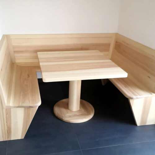 Meubles de cuisine: banc et table