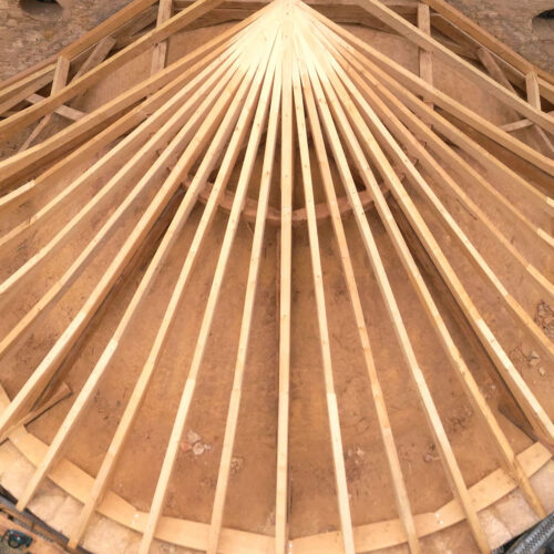 Rénovation de la toiture d&rsquo;une Eglise du 12e siècle à Feldbach