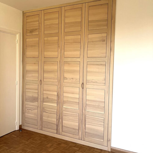 Placards sur mesure en bois