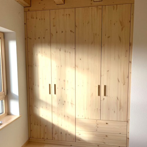 Placards sur mesure en bois