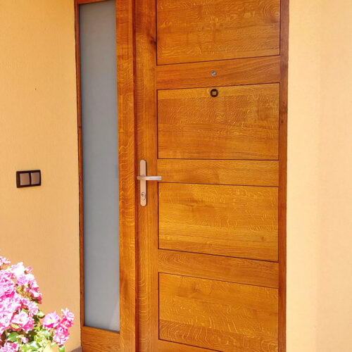 Porte d'entrée bois massif pleine