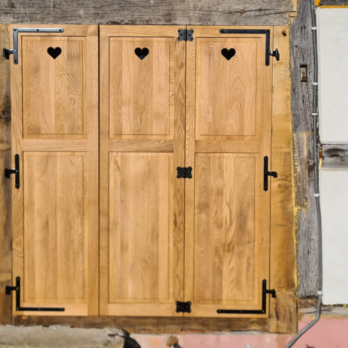 Volets bois massif sur mesure avec motifs alsaciens