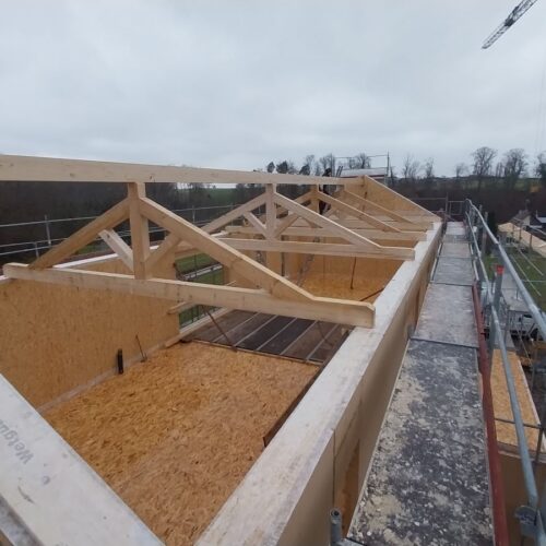Construction d&rsquo;une maison à ossature bois contemporaine
